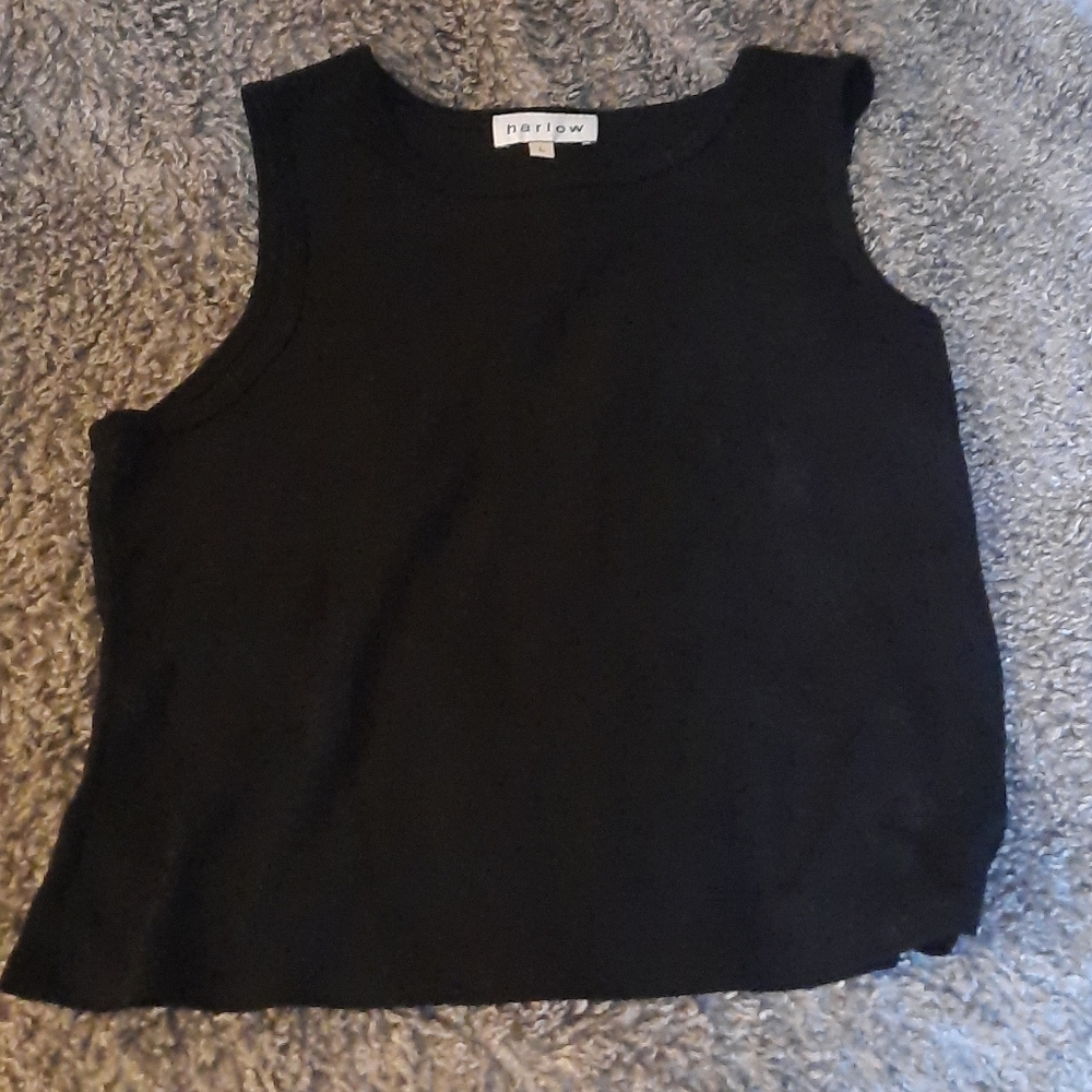 Sleeveless shirt